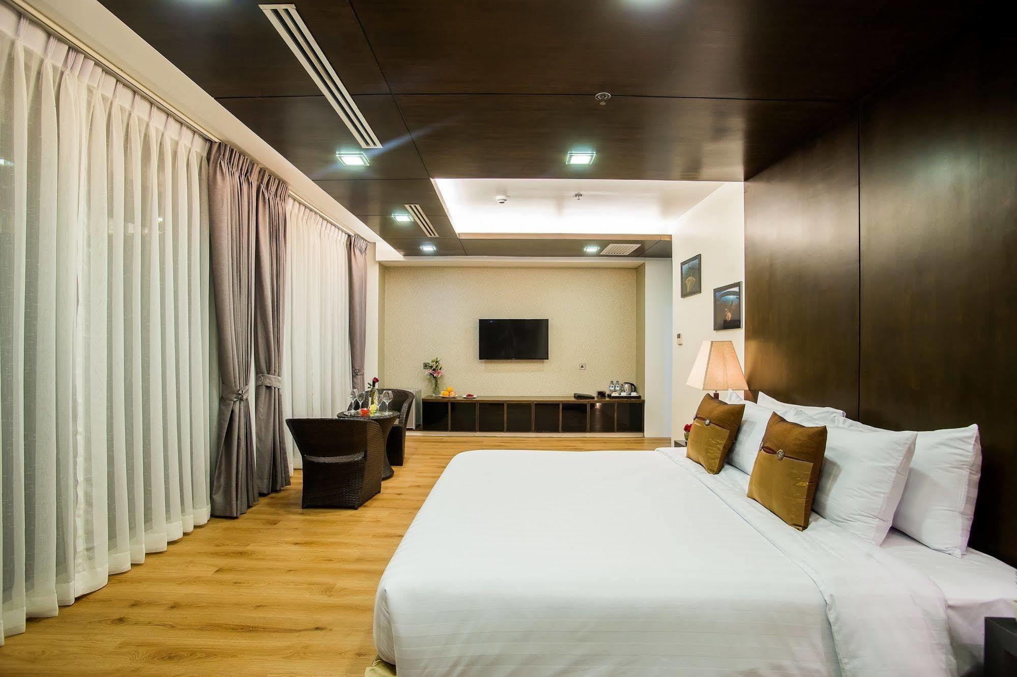 Tryp By Wyndham Yangon Hotel Exterior foto